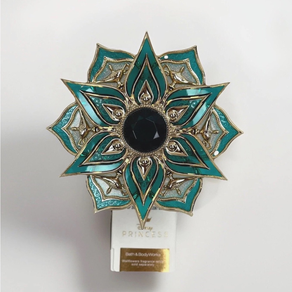 BATH & BODY WORKS Disney Princess Jasmine Flower Wallflower Plug In Nightlight
